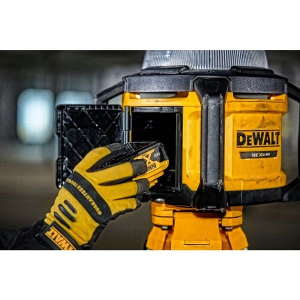 DeWalt aku LED svjetiljka - reflektor DCL074 18V 5000lm, solo