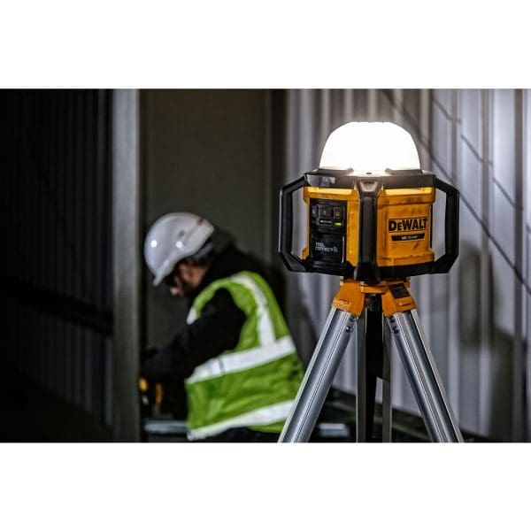 DeWalt aku LED svjetiljka - reflektor DCL074 18V 5000lm, solo