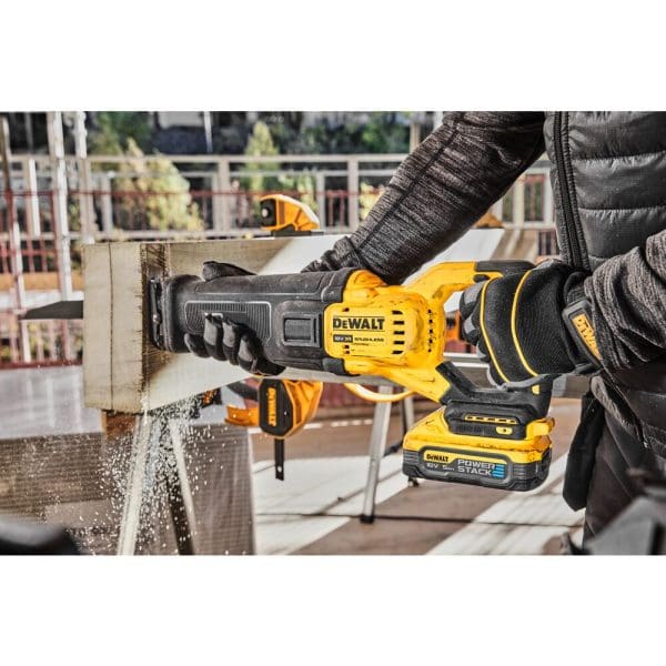 DeWalt aku sabljasta pila DCS386H2T 1854V Flexvolt 2x5,0Ah Powestack