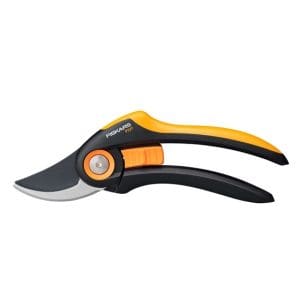 Fiskars škare vrtne mimoilazne Plus P521 1057167