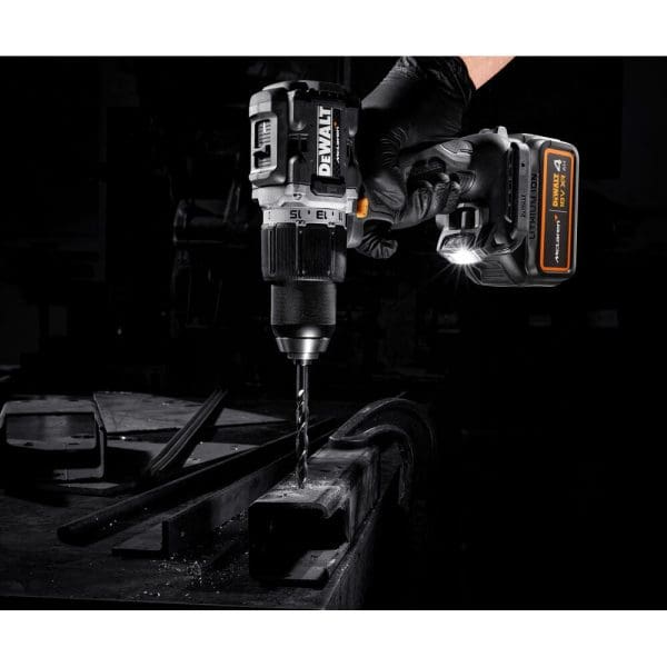 DeWalt aku udarna bušilica DCD85MM2T McLaren 90Nm 2x4,0Ah