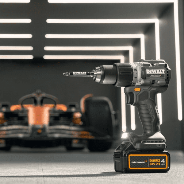 DeWalt aku udarna bušilica DCD85MM2T McLaren 90Nm 2x4,0Ah