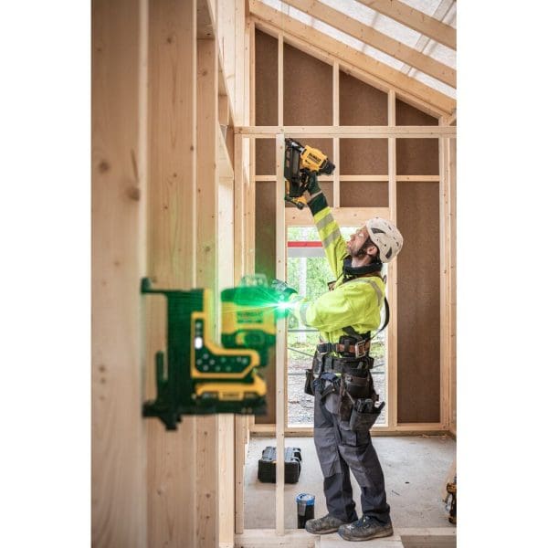 DeWalt aku laserski nivelir DCLE34035D1 18V 1×2,0Ah zelena linija 3×360° na daljinski