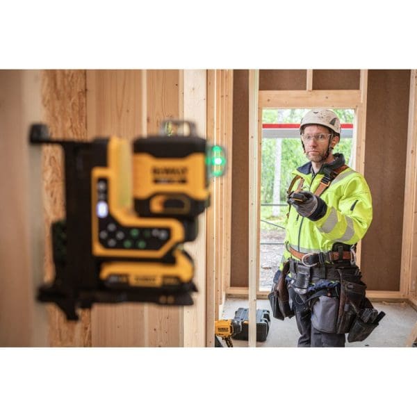 DeWalt aku laserski nivelir DCLE34035D1 18V 1×2,0Ah zelena linija 3×360° na daljinski