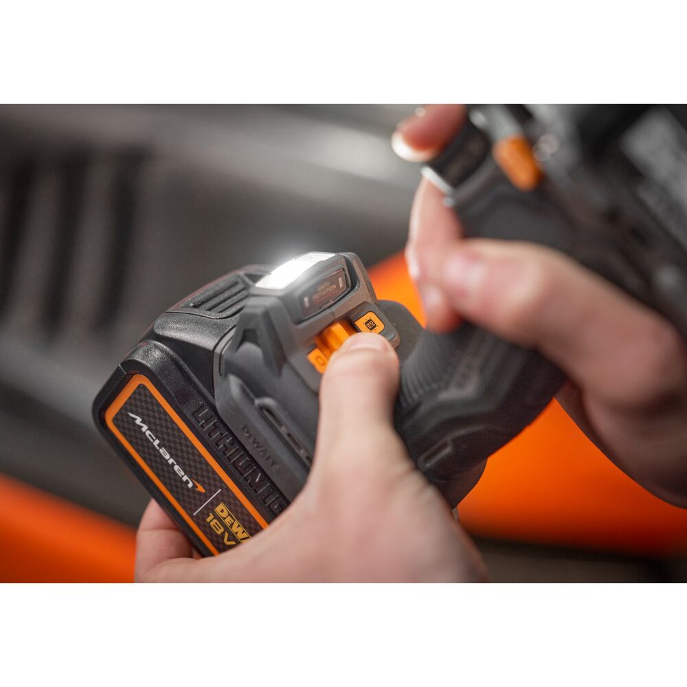 DeWalt McLaren F1 aku udarna bušilica DCD85MM1T 18V 90Nm 1x4,0Ah