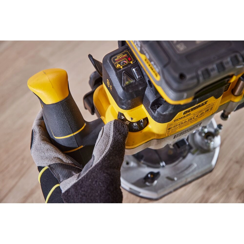 DeWalt aku glodalica DCW620NT 18V do 70mm, kofer